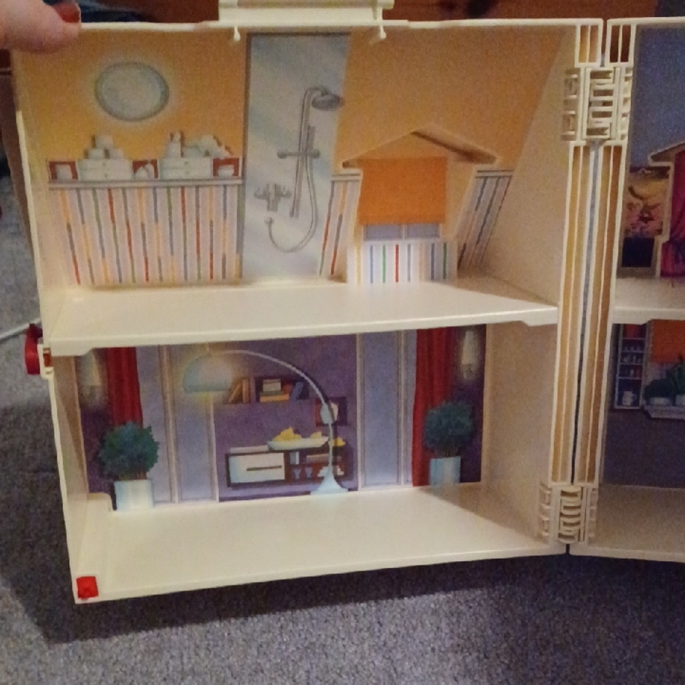 Red and White Dollhouse Carry Case - Picture 8 of 10